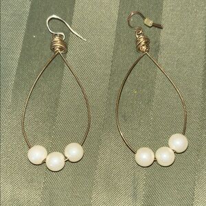 Elegant Gold Wire Pearl Earrings